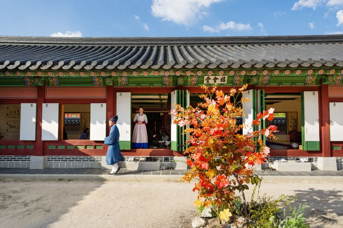 2025 Gyeongbokgung Saenggwabang Tour
