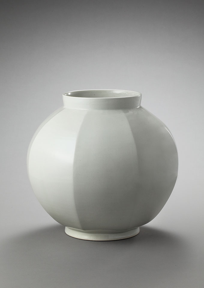 백자팔각호_39x39x35cm.jpg