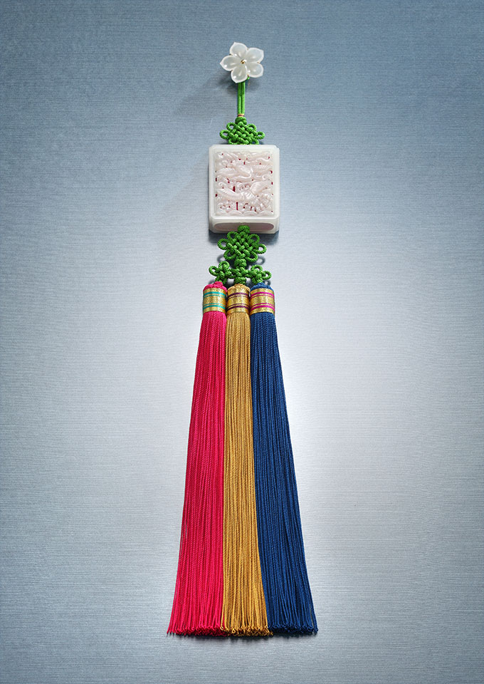 백옥향갑삼봉술노리개_길이39cm.jpg