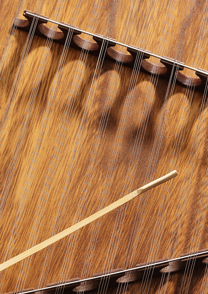 양금 _ 92x24x11cm-고흥곤.jpg