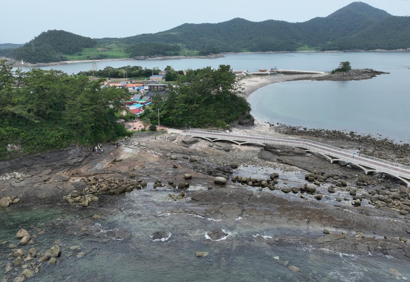 A Mystical Island Once Home to Herds of Ornithopod Dinosaurs3