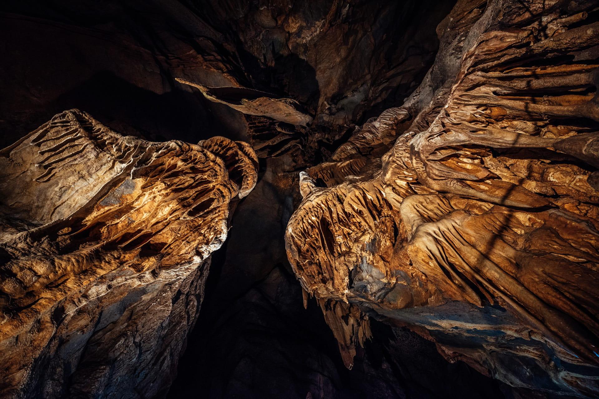 An Underground Palace Sculpted by Fantastic Rock Formations4